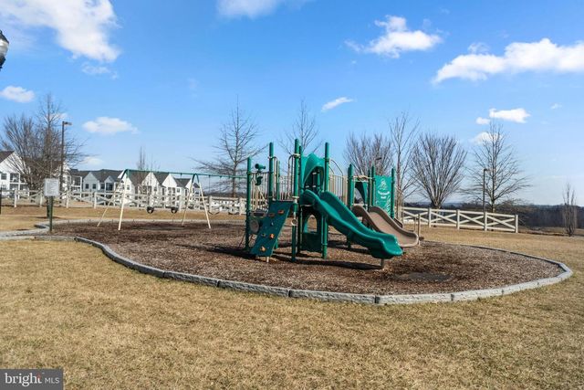 1106 LAKIN DR, Frederick, MD 21702