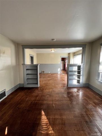 1946 Gratiot Avenue, Saginaw, MI 48602