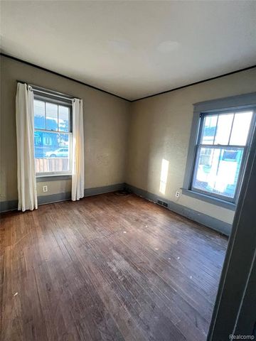 1946 Gratiot Avenue, Saginaw, MI 48602
