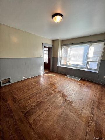 1946 Gratiot Avenue, Saginaw, MI 48602