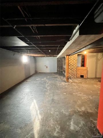 1946 Gratiot Avenue, Saginaw, MI 48602