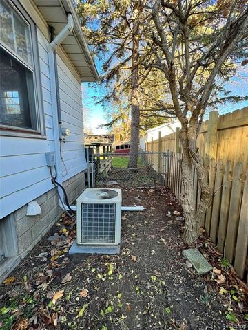1946 Gratiot Avenue, Saginaw, MI 48602