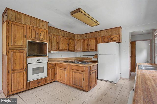 1460 GARNET MINE RD, Garnet Valley, PA 19060