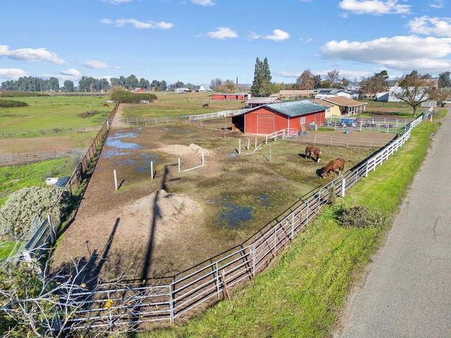 5801 Pleasant Valley Rd, Oakdale, CA 95361