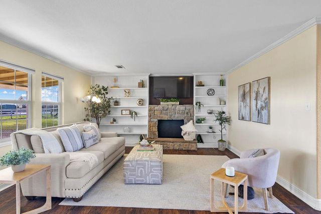 5801 Pleasant Valley Rd, Oakdale, CA 95361