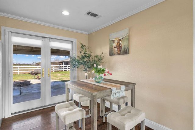 5801 Pleasant Valley Rd, Oakdale, CA 95361