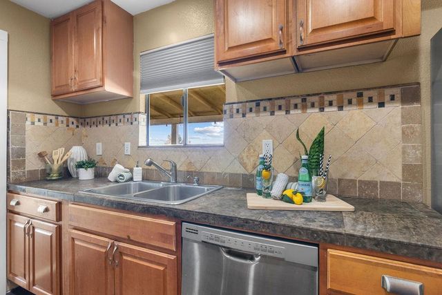 5801 Pleasant Valley Rd, Oakdale, CA 95361