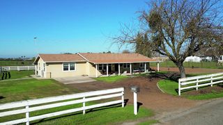 5801 Pleasant Valley Rd, Oakdale, CA 95361