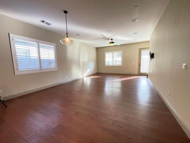 1702 Moonbeam Way, Turlock, CA 95382