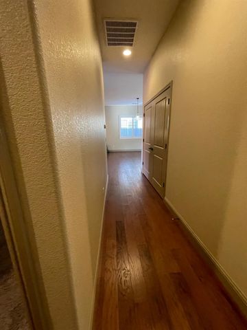 1702 Moonbeam Way, Turlock, CA 95382