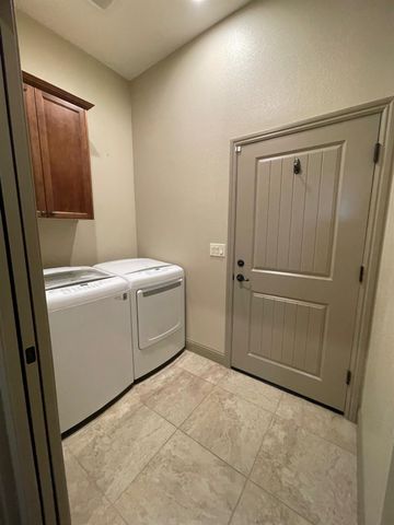 1702 Moonbeam Way, Turlock, CA 95382