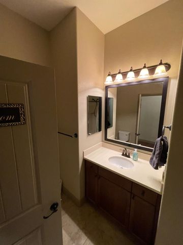 1702 Moonbeam Way, Turlock, CA 95382