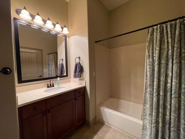 1702 Moonbeam Way, Turlock, CA 95382