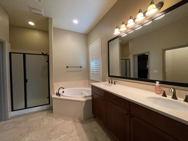 1702 Moonbeam Way, Turlock, CA 95382