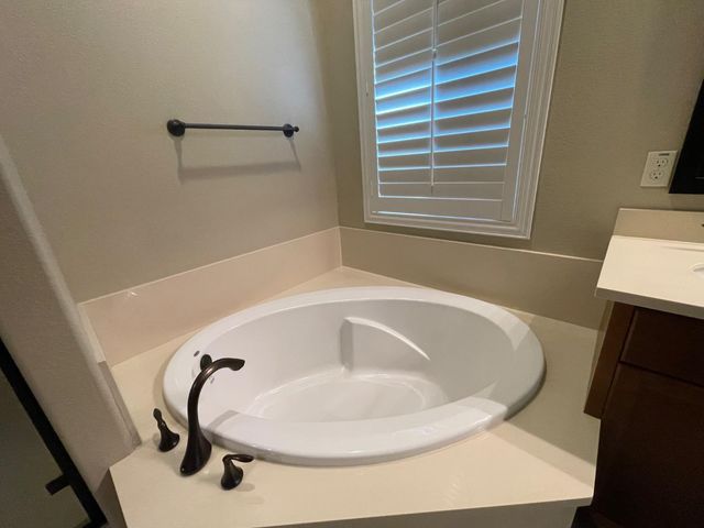 1702 Moonbeam Way, Turlock, CA 95382