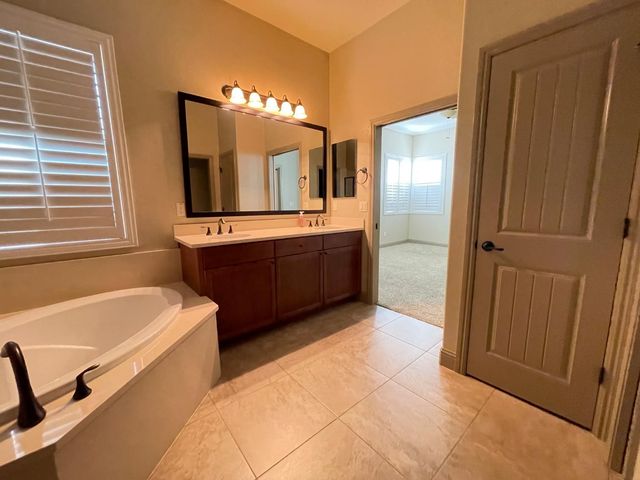 1702 Moonbeam Way, Turlock, CA 95382