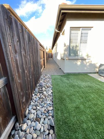 1702 Moonbeam Way, Turlock, CA 95382