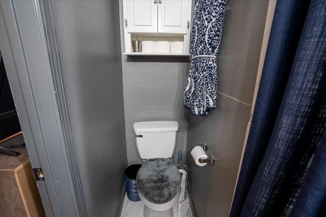 10601 Buffum Street, Houston, TX 77051