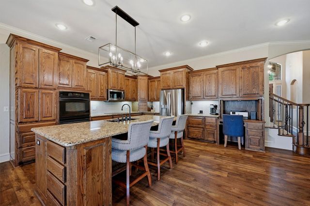 201 Hillside Lane, Lindsay, TX 76250