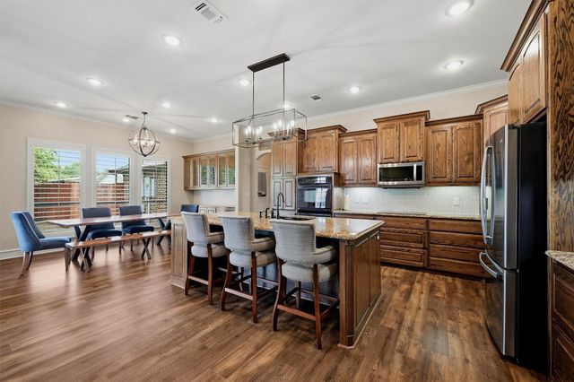201 Hillside Lane, Lindsay, TX 76250