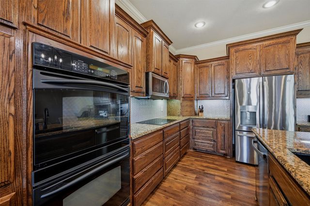 201 Hillside Lane, Lindsay, TX 76250