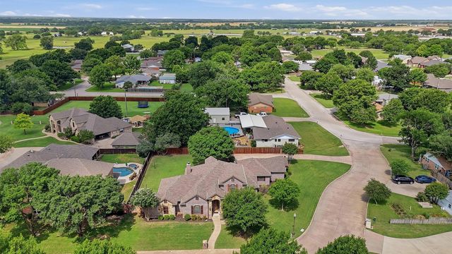 201 Hillside Lane, Lindsay, TX 76250