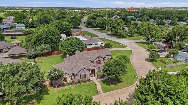 201 Hillside Lane, Lindsay, TX 76250