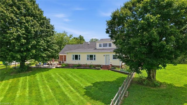 1207 Grassy Creek Road, Pinnacle, NC 27043