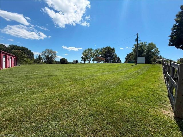1207 Grassy Creek Road, Pinnacle, NC 27043