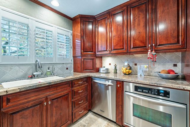 5627 N Kavanagh Avenue, Fresno, CA 93711