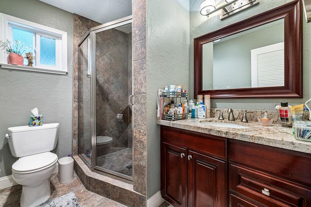 5627 N Kavanagh Avenue, Fresno, CA 93711