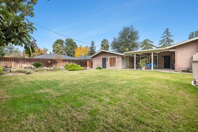 5627 N Kavanagh Avenue, Fresno, CA 93711