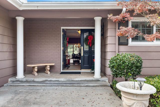 5627 N Kavanagh Avenue, Fresno, CA 93711