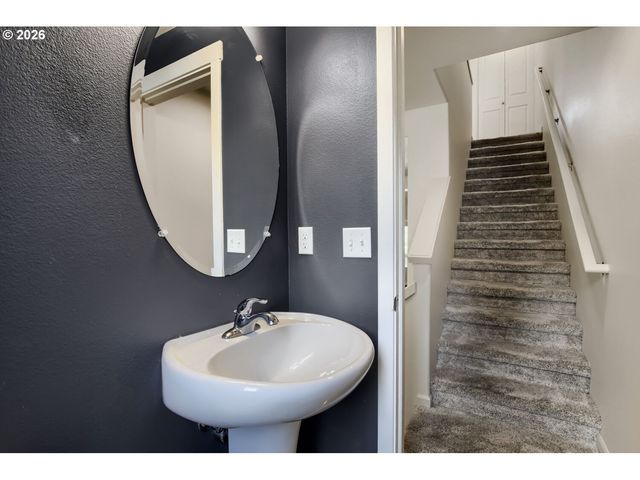 310 Nw 116TH Ave 105, Portland, OR 97229