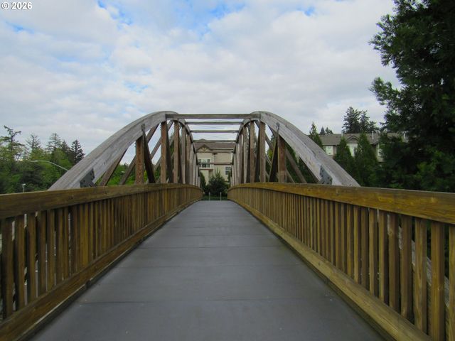 310 Nw 116TH Ave 105, Portland, OR 97229