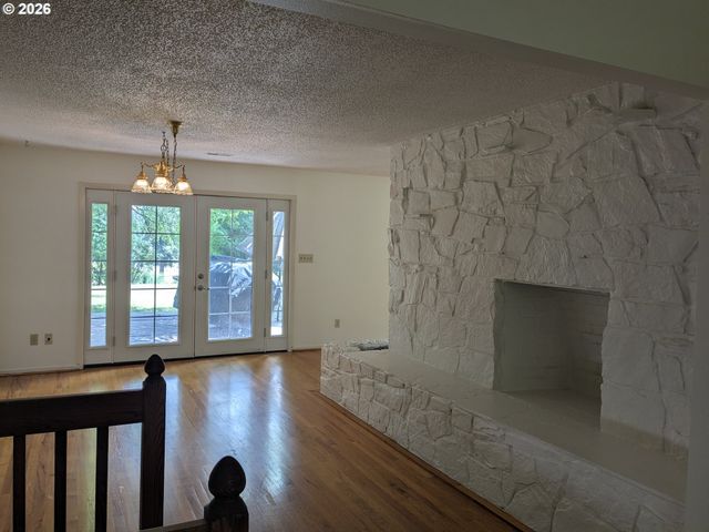 15341 S HATTAN Rd, Oregon City, OR 97045