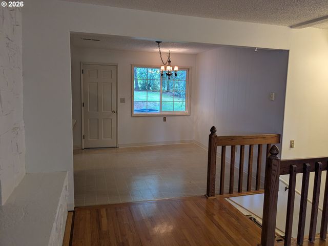 15341 S HATTAN Rd, Oregon City, OR 97045