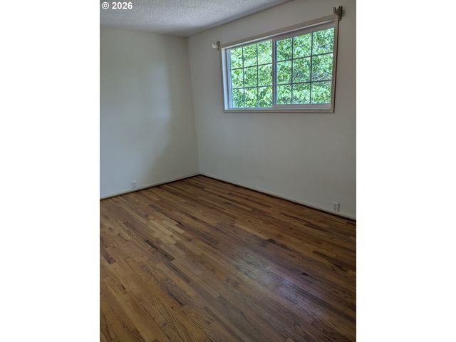 15341 S HATTAN Rd, Oregon City, OR 97045