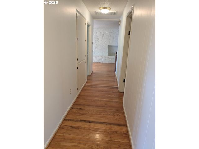 15341 S HATTAN Rd, Oregon City, OR 97045