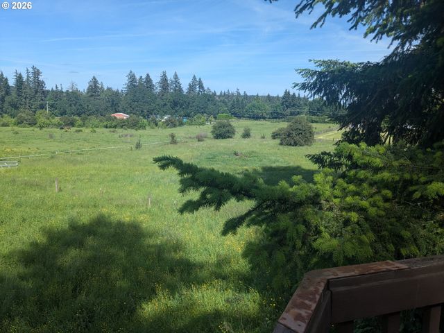 15341 S HATTAN Rd, Oregon City, OR 97045