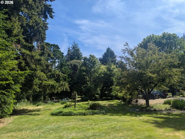 15341 S HATTAN Rd, Oregon City, OR 97045