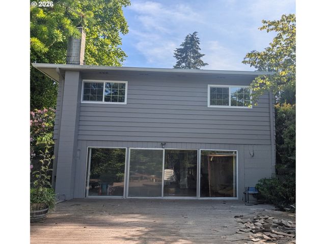15341 S HATTAN Rd, Oregon City, OR 97045