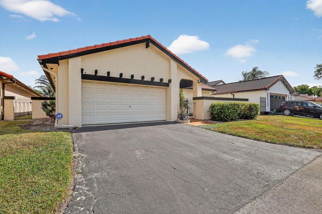 17349 NW 62nd Place, Hialeah, FL 33015