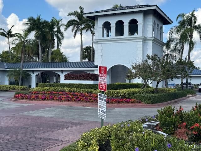 17349 NW 62nd Place, Hialeah, FL 33015