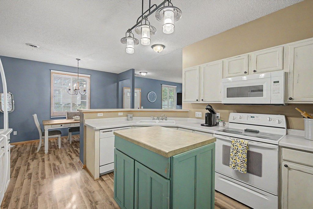 9648 Peony Lane N, Maple Grove, MN 55311 — photo 2