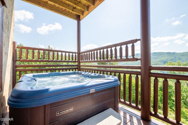 927 Street Of Dreams Way, Gatlinburg, TN 37738