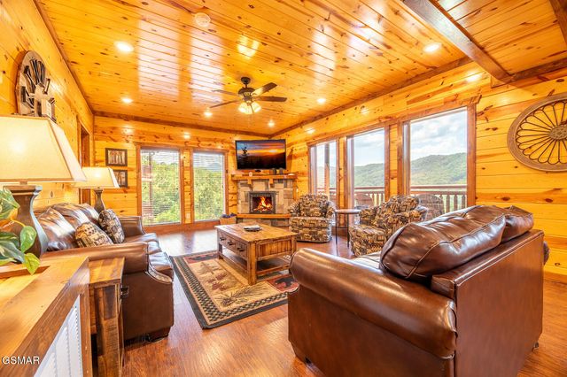 927 Street Of Dreams Way, Gatlinburg, TN 37738