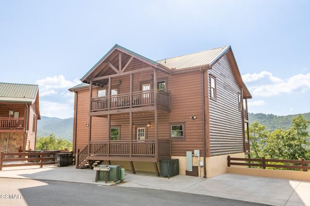 927 Street Of Dreams Way, Gatlinburg, TN 37738