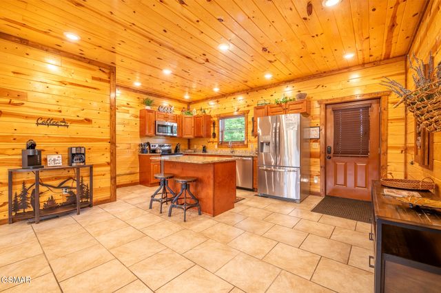 927 Street Of Dreams Way, Gatlinburg, TN 37738