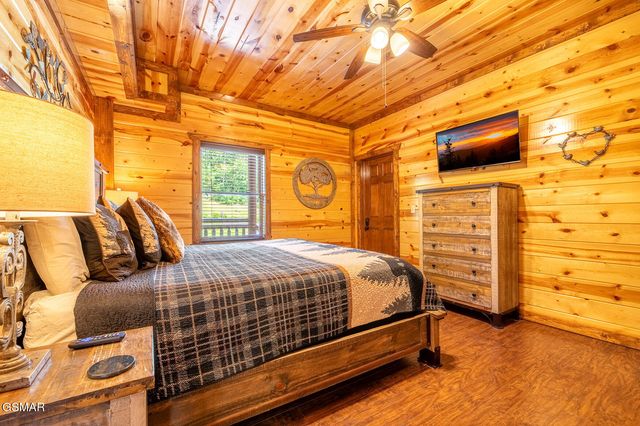 927 Street Of Dreams Way, Gatlinburg, TN 37738